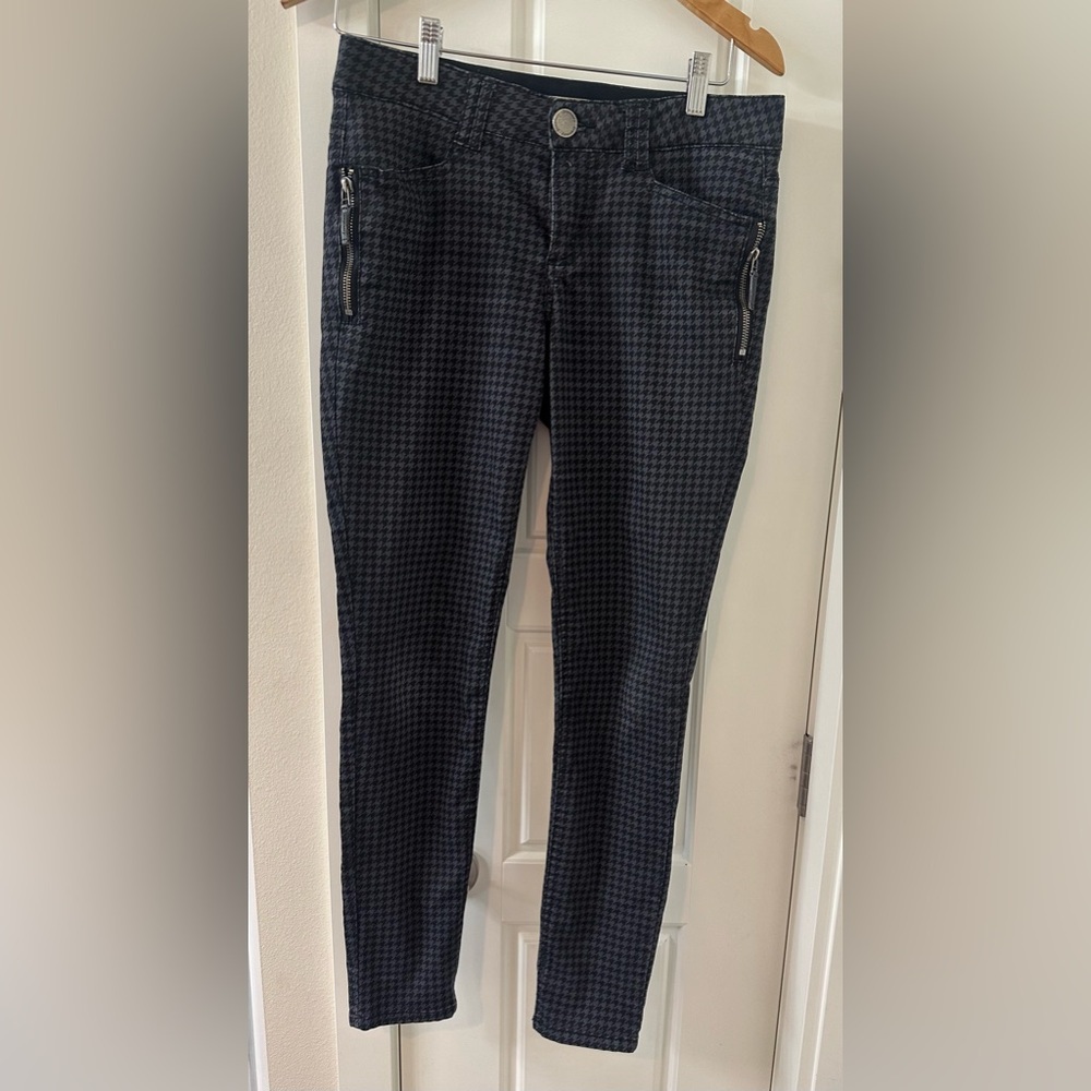 Democracy Black Straight Leg Pants Timeless Design